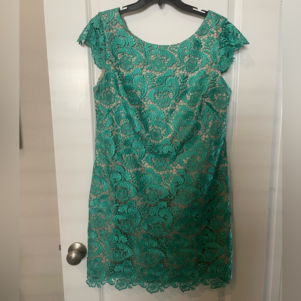 GREEN LACE MIDI DRESS